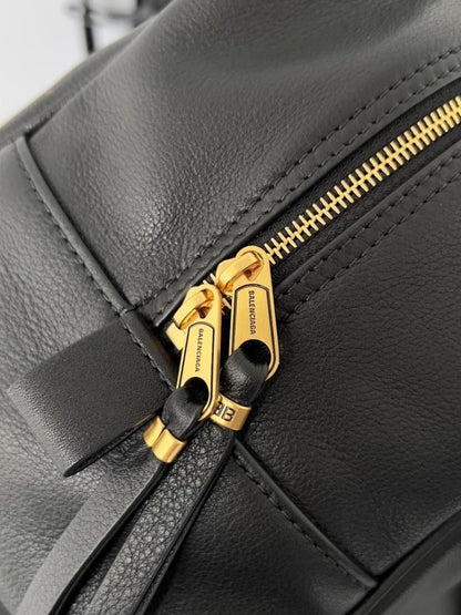 Modern Refined Crossbody Bag