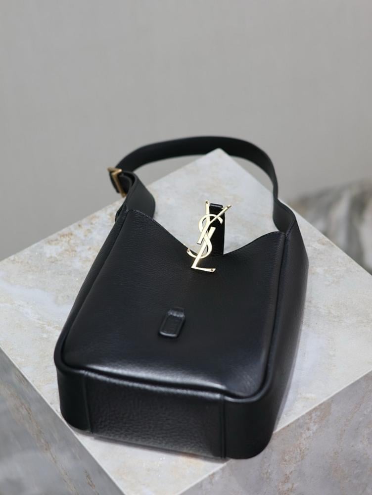 Alma Leather Shoulder Bag