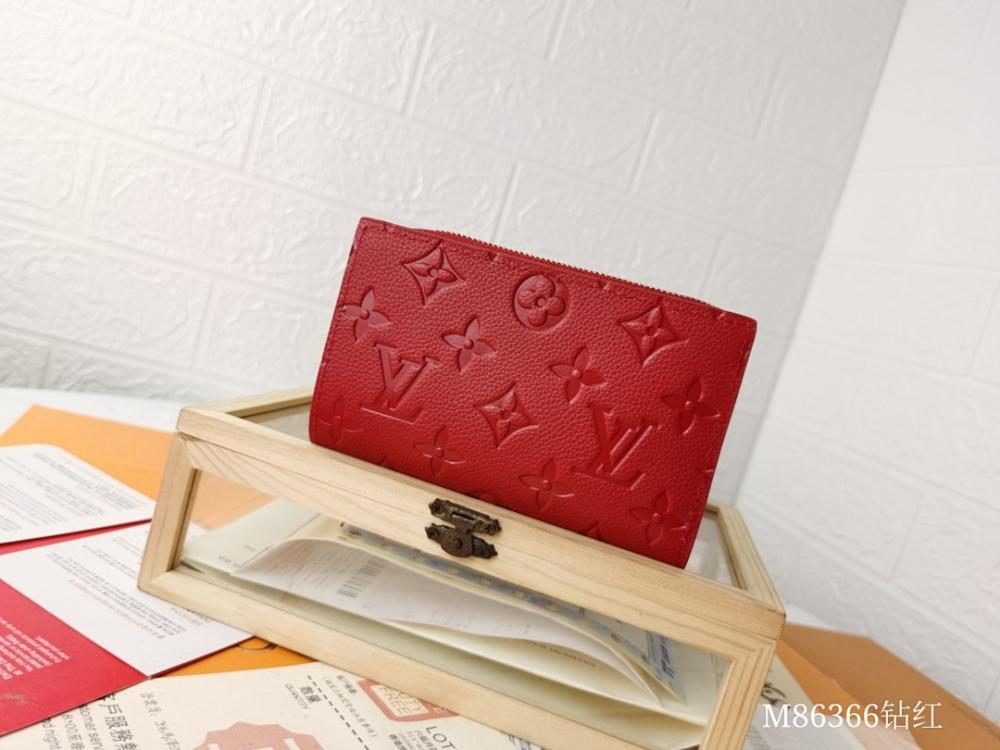 Modern Gold Studded Wallet – Special Edition