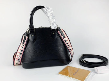 Classic Refined Leather Shoulder Bag