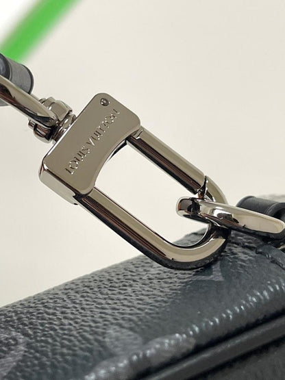 Classic Modern Shoulder Bag