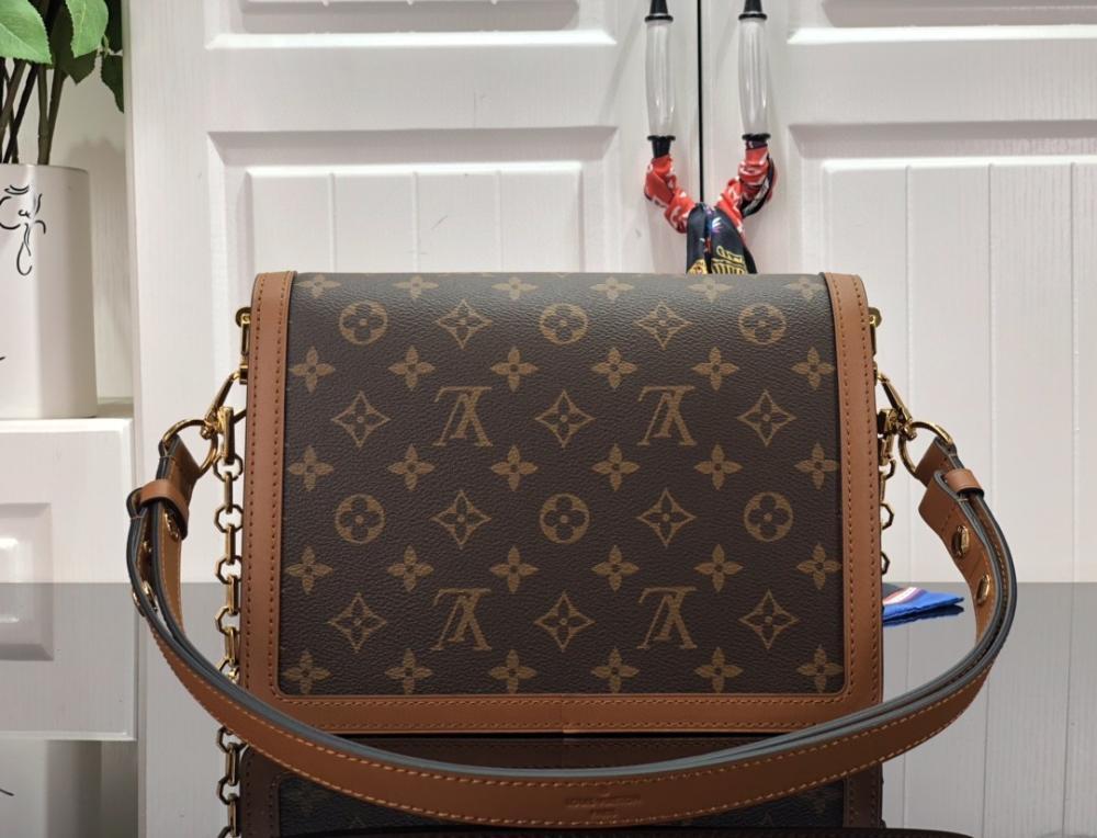Classic Shoulder Bag