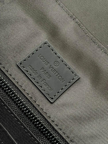 Modern Italian-Inspired Leather Crossbody Bag