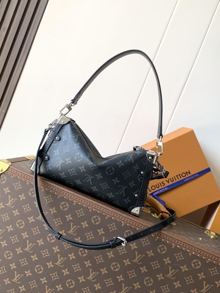 Classic Shoulder Bag