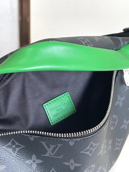 Elegant Monogram Shoulder Bag – Limited Edition