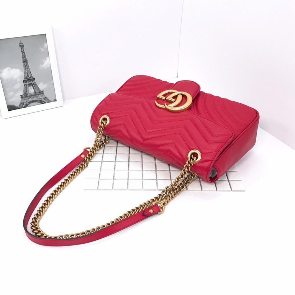 Elegant Refined Crossbody Bag