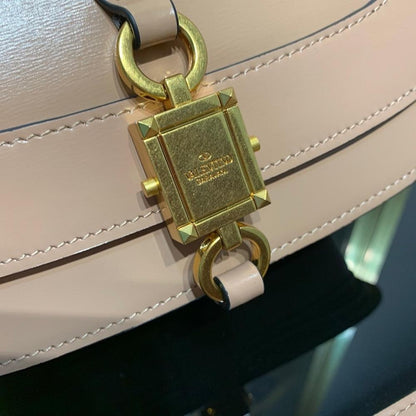 Stylish Gold Leather Shoulder Bag – Special Edition