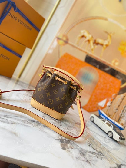 Elegant Leather Crossbody Bag – Limited Edition