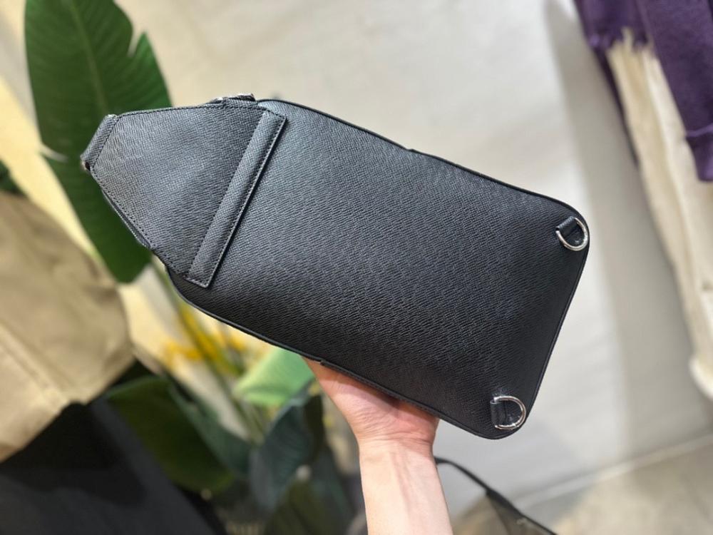 Luxury Refined Canvas Shoulder Bag