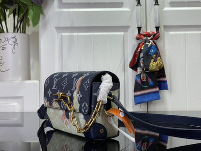 Classic Leather Shoulder Bag