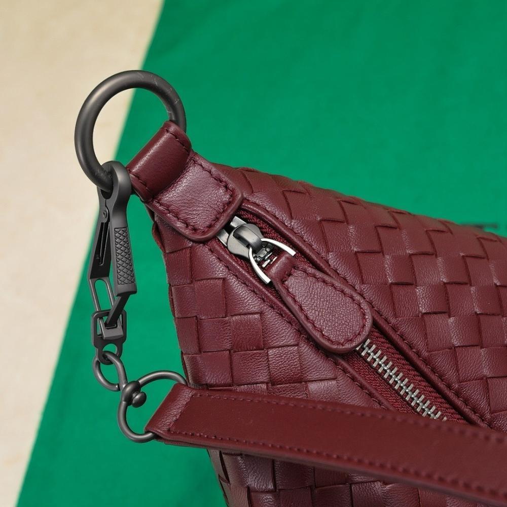 Luxury Woven Leather Shoulder Bag – Limited Edition