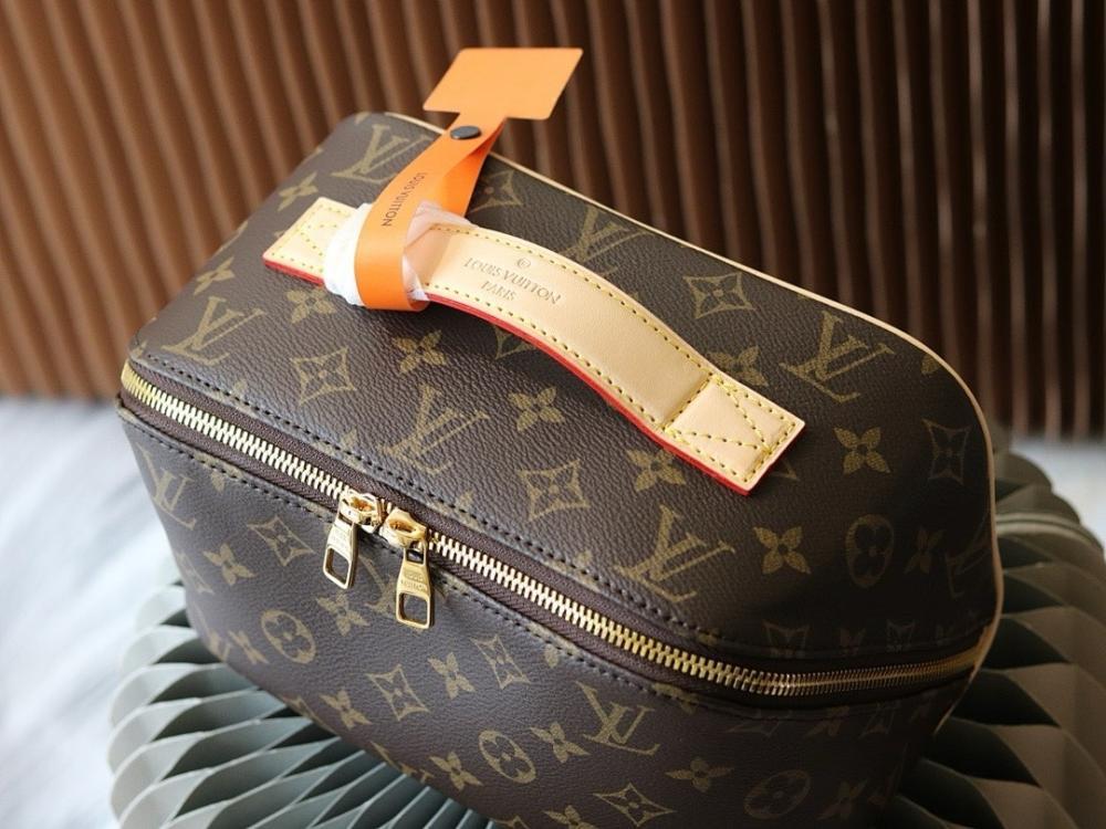 Modern Refined Crossbody Bag