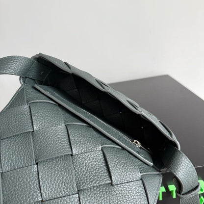 Elegant Leather Top Handle Bag