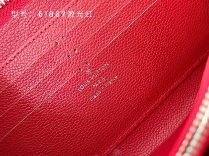 Elegant Gold Wallet – Limited Edition