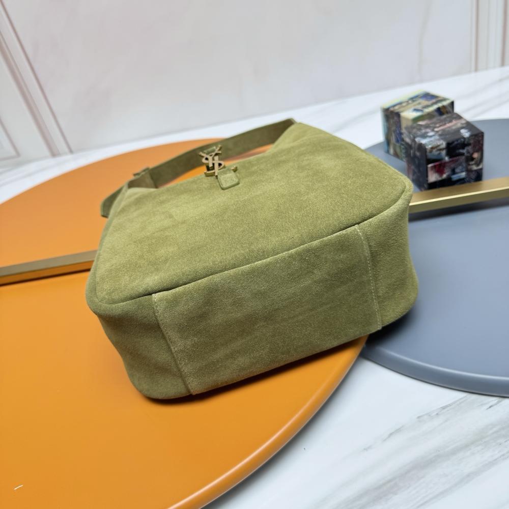Classic Shoulder Bag