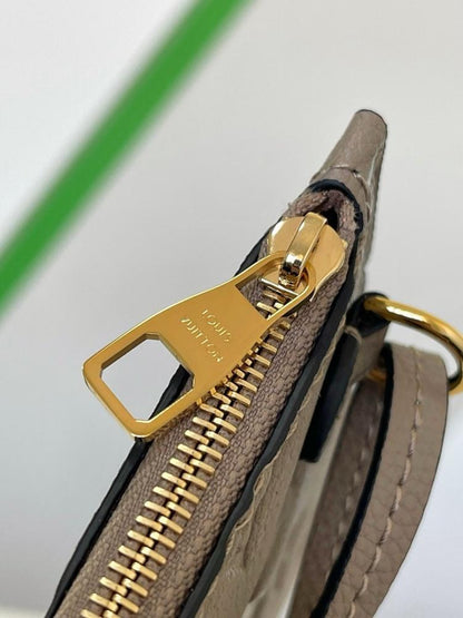 Classic Leather Shoulder Bag – Limited Edition