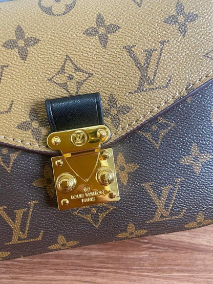 Modern Premium Crossbody Bag
