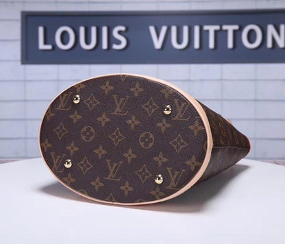 Luxury Refined Bucket Bag
