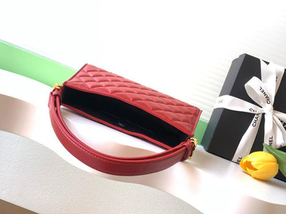 Classic Shoulder Bag