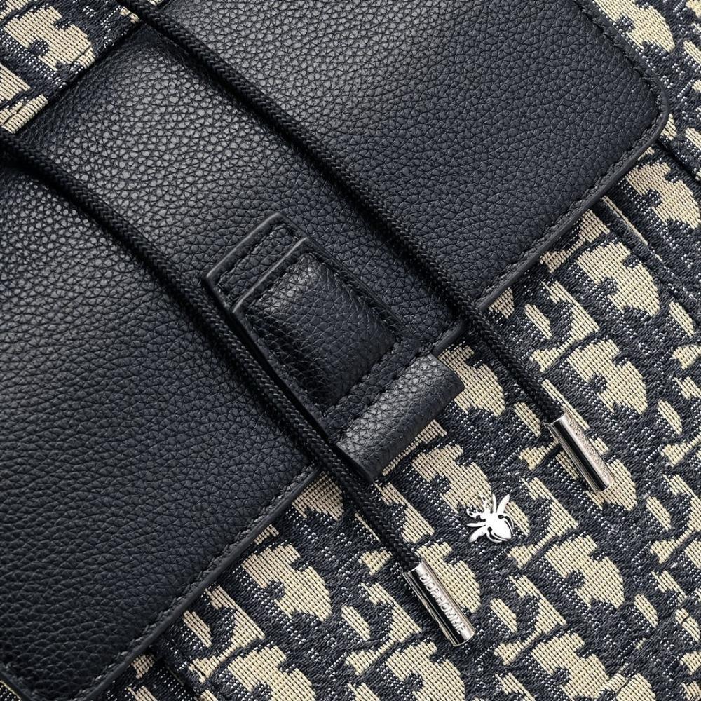 Modern Elegant Black Quilted Leather Shoulder Bag