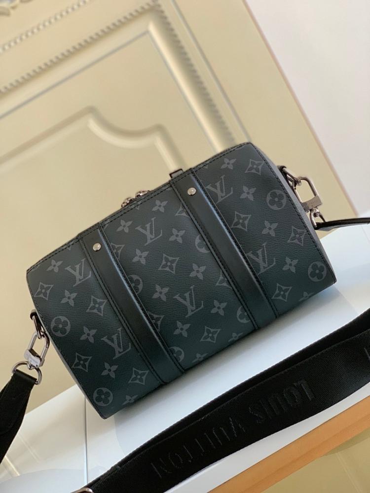 Luxury Leather Crossbody Bag – Limited Edition