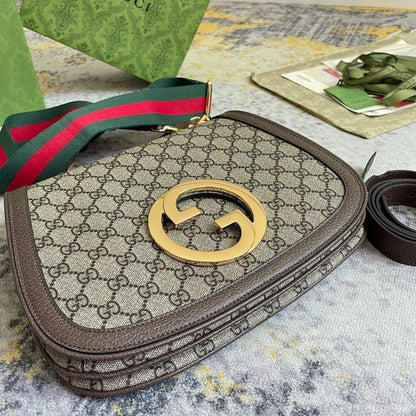 Modern Refined Crossbody Bag