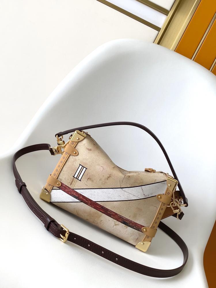 Alma Leather Shoulder Bag