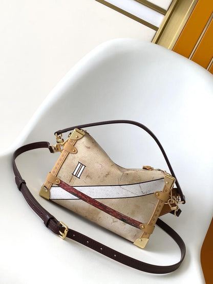 Alma Leather Shoulder Bag