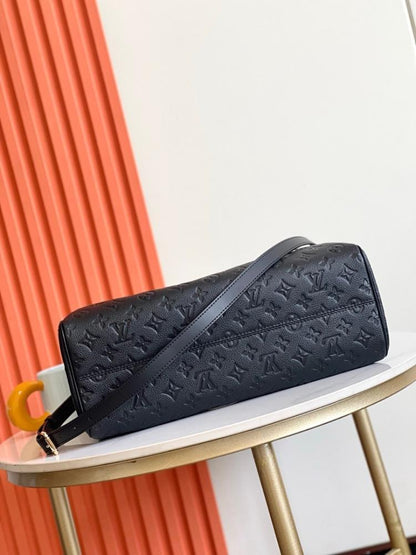 Modern Elegant Leather Bag