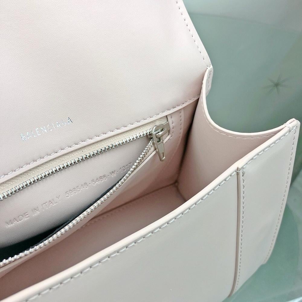 Stylish Leather Top Handle Bag – Limited Edition
