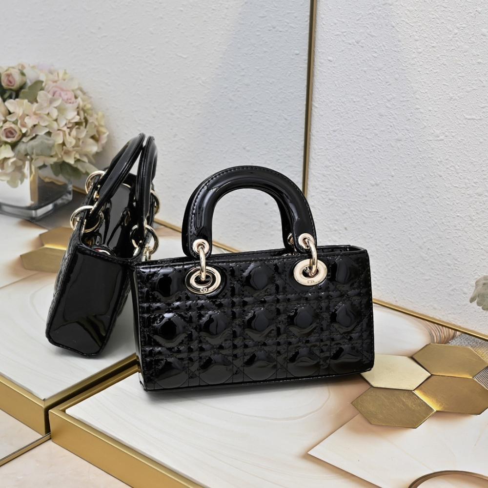 Classic Italian-Inspired Leather Shoulder Bag