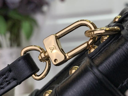 Elegant Shoulder Bag