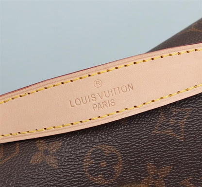 Alma Gold Shoulder Bag