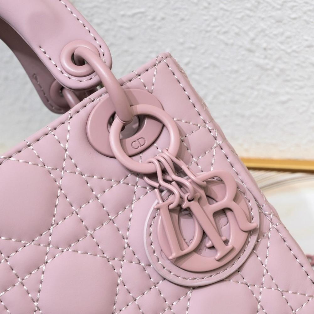 Italian-Inspired Elegant Shoulder Bag