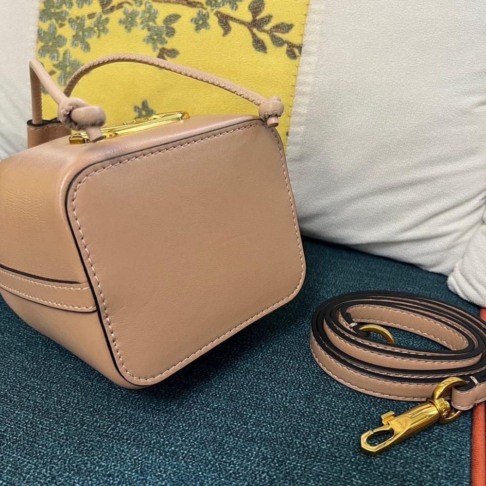 Modern Italian-Inspired Leather Bucket Bag