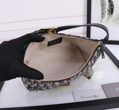 Luxury Embroidered Shoulder Bag – Limited Edition