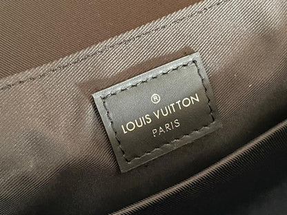 Modern Luxury Leather Shoulder Bag – Limited Edition