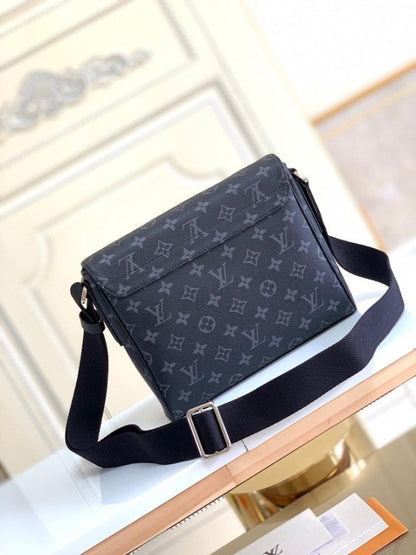 Classic Premium Shoulder Bag