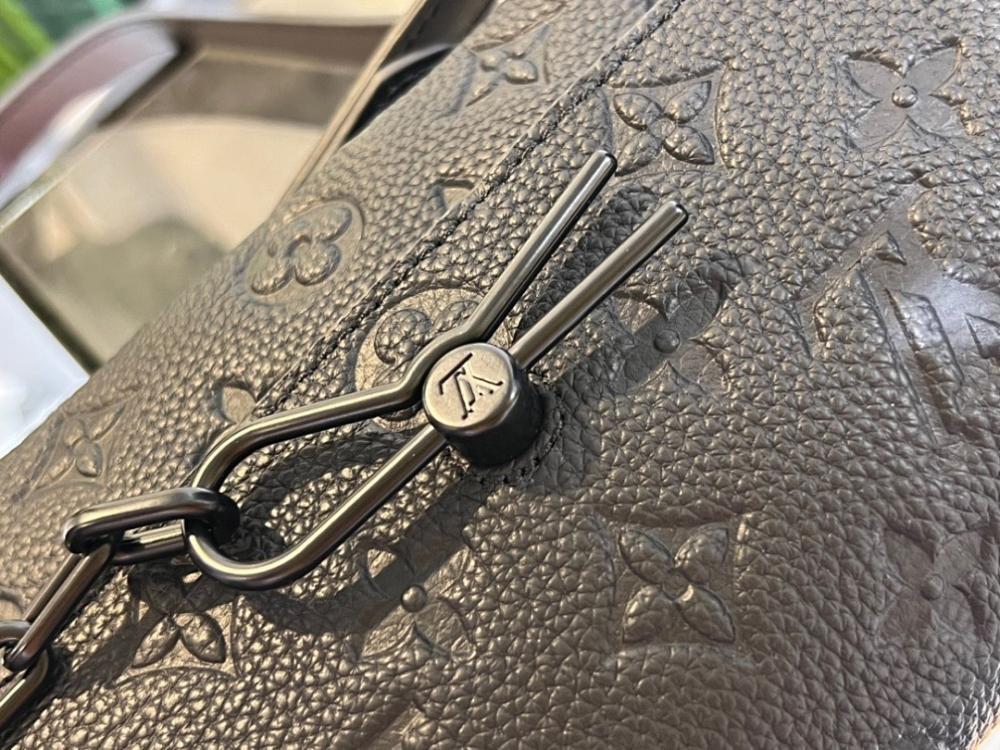 Classic Leather Shoulder Bag – Special Edition