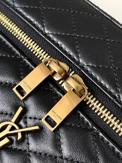 Modern Luxury Black Leather Shoulder Bag – Special Edition