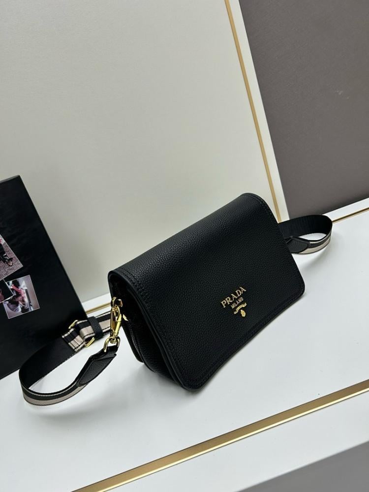 Modern Leather Shoulder Bag – Limited Edition