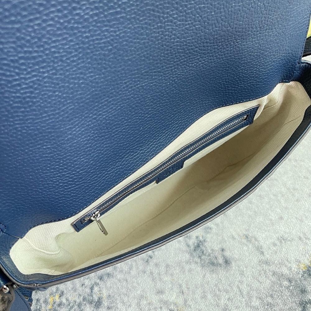 Italian-Inspired Elegant Bag