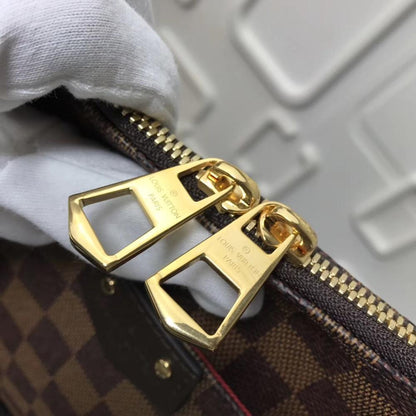 Classic Shoulder Bag