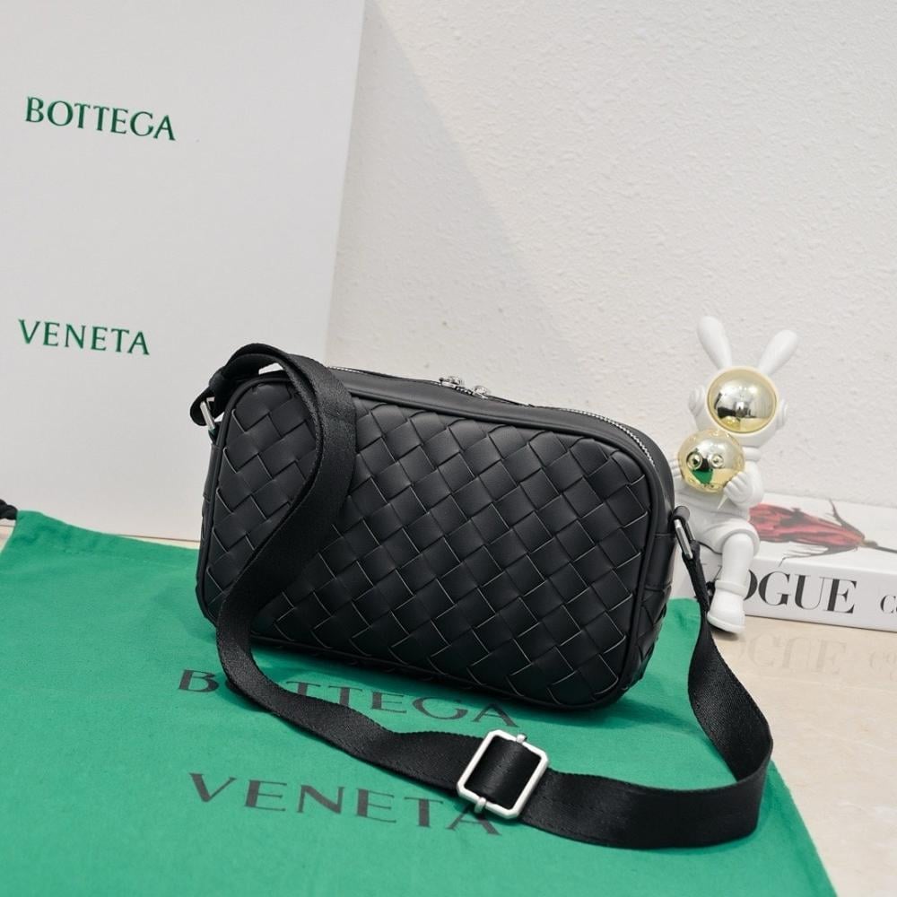 Elegant Premium Woven Leather Shoulder Bag