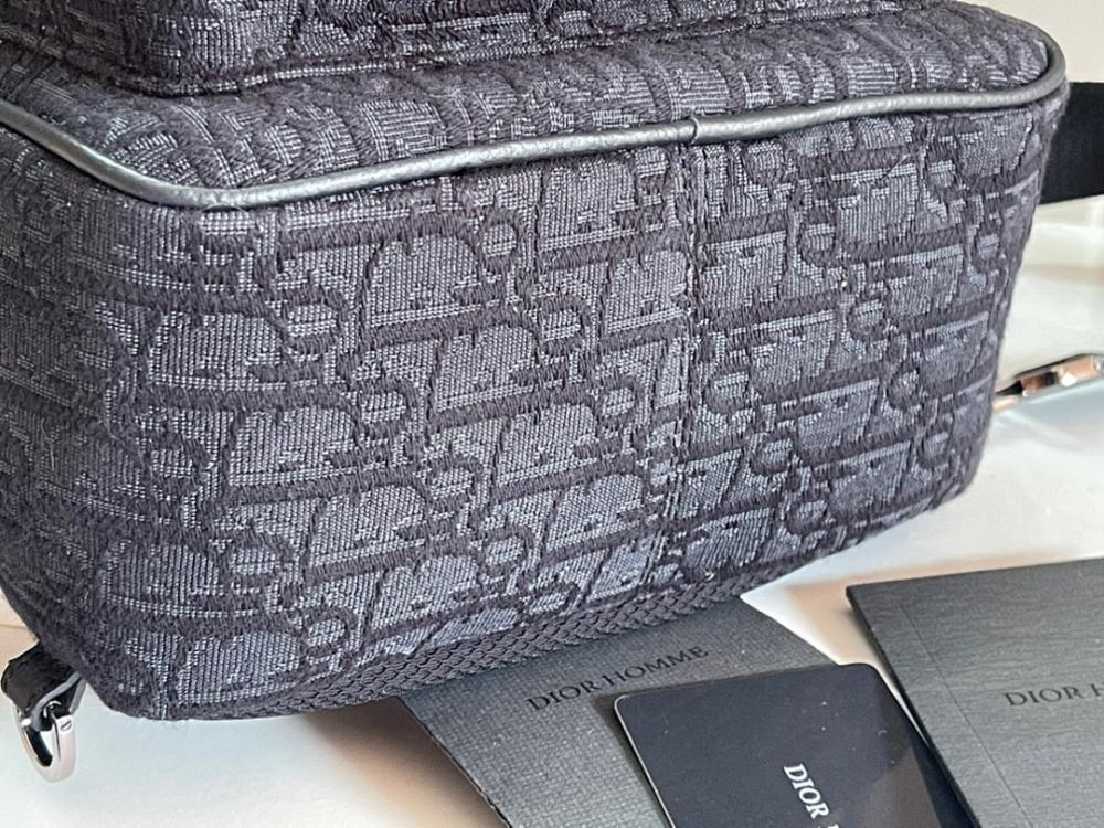Modern Black Quilted Jacquard Shoulder Bag – Limited Edition