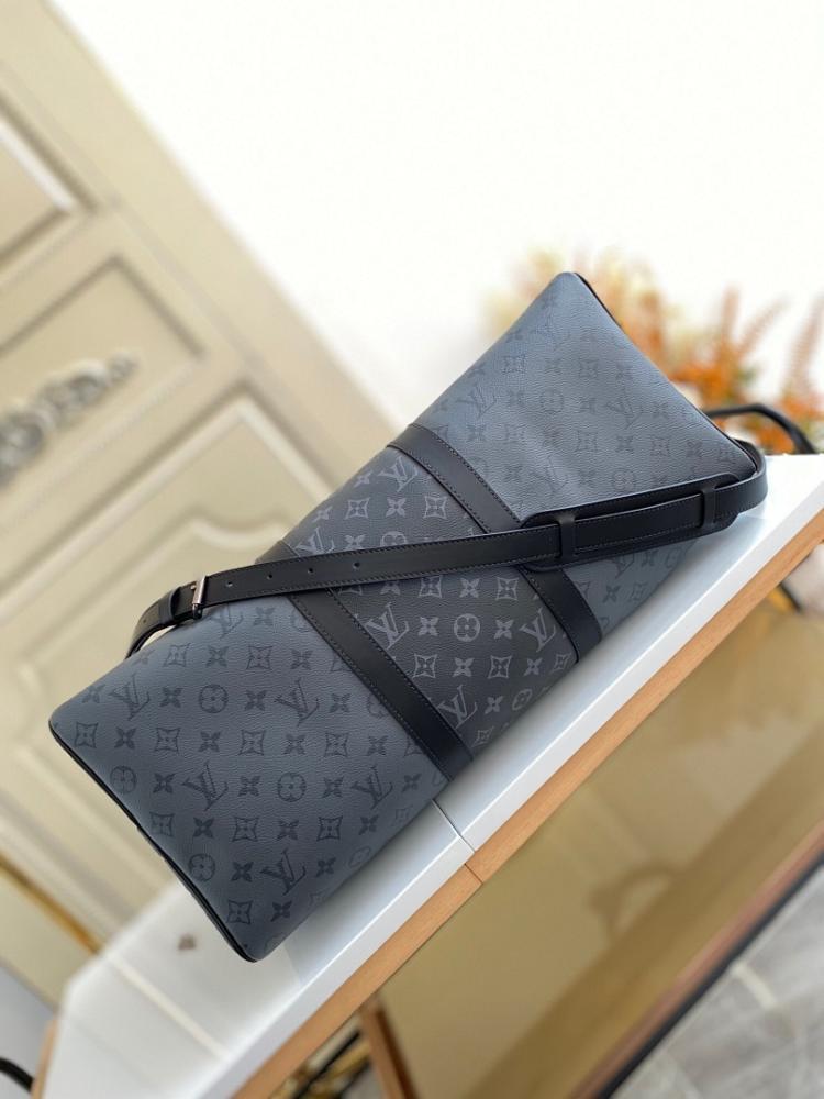 Stylish Refined Black Shoulder Bag