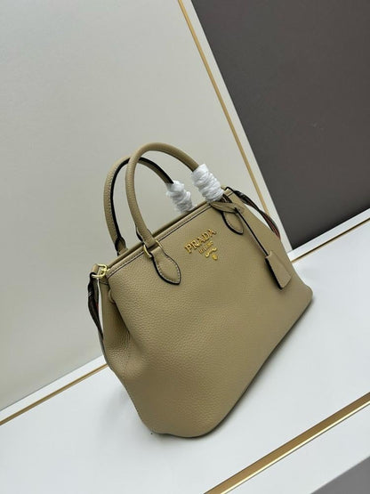 Classic Elegant Leather Shoulder Bag – Limited Edition