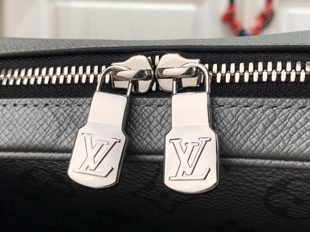 Elegant Shoulder Bag