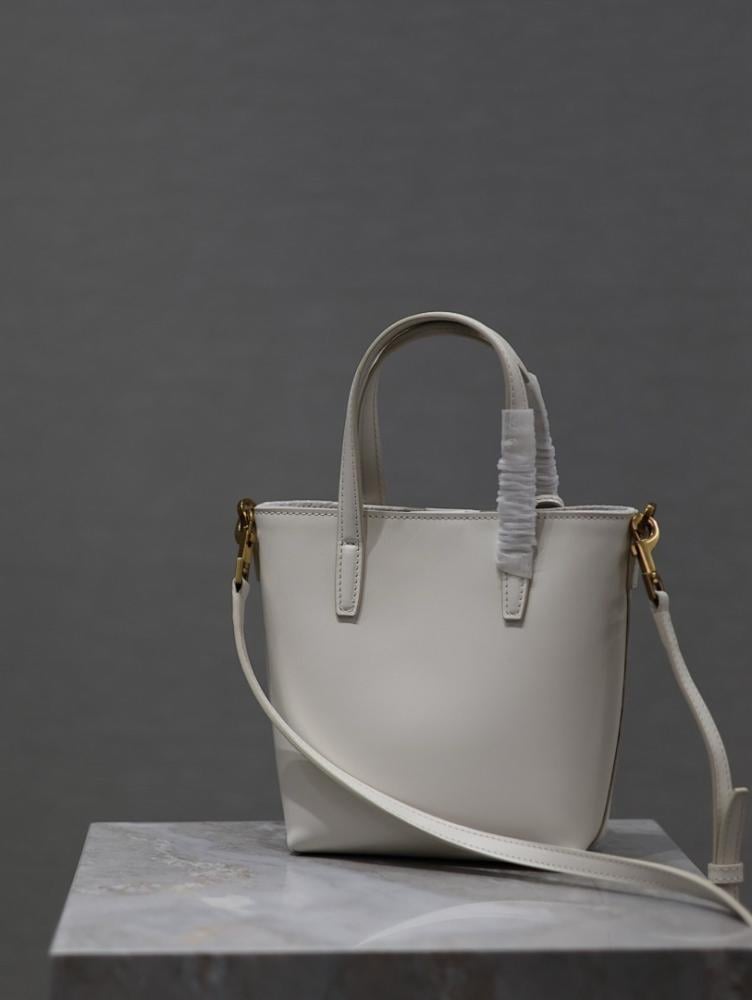 Luxury Stylish Woven Leather Top Handle Bag
