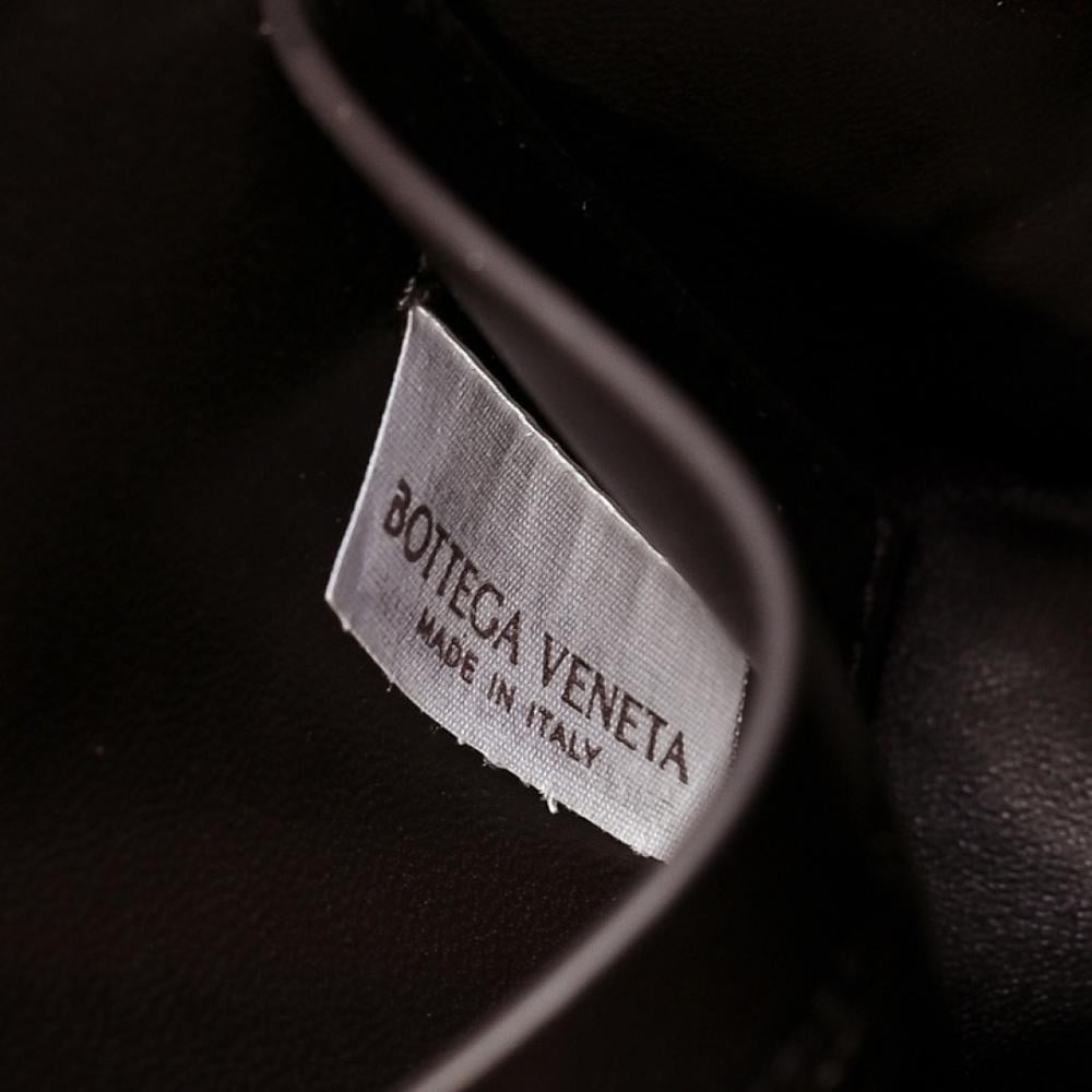 Classic Leather Shoulder Bag – Special Edition